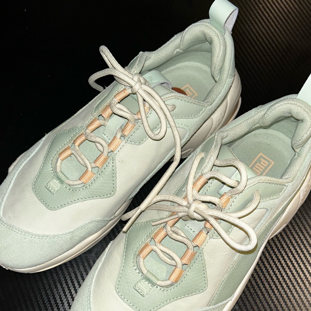 Puma women’s sneakers